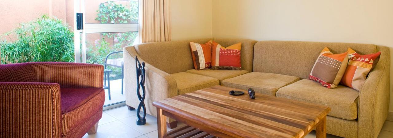 Shakespeare Court Serviced Apartments ルサカ エクステリア 写真