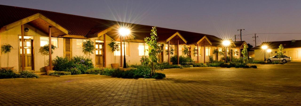 Shakespeare Court Serviced Apartments ルサカ エクステリア 写真
